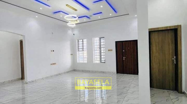 3bedroom smart Bungalow with 2.5kva solar