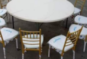 Plastic round banquet table