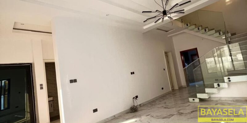 5 bedroom duplex for sale