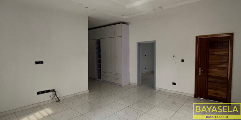 5 bedroom duplex for sale